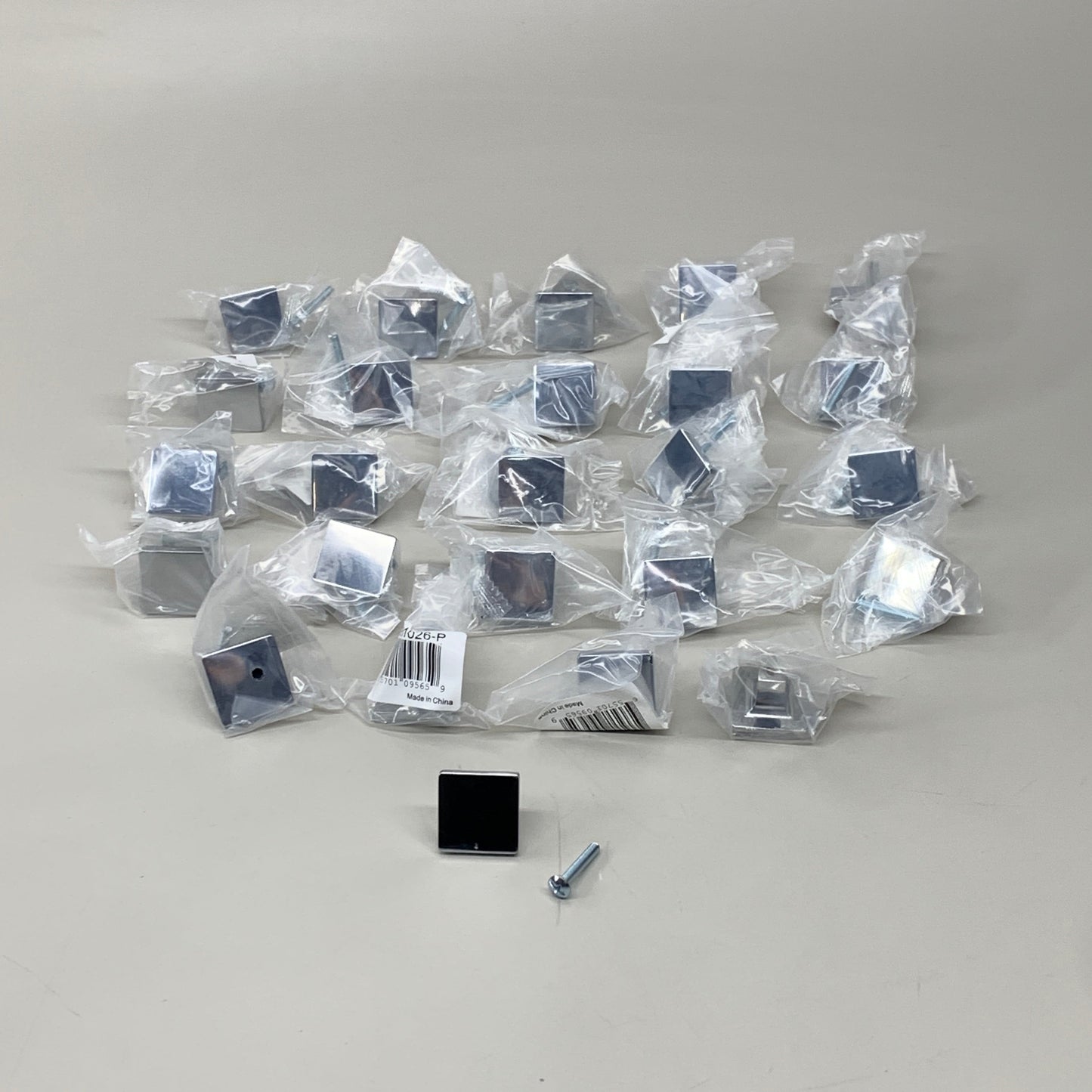 BERENSON 25 PACK!! Contemporary Advantage One Polished Chrome Square 0950-1026-P