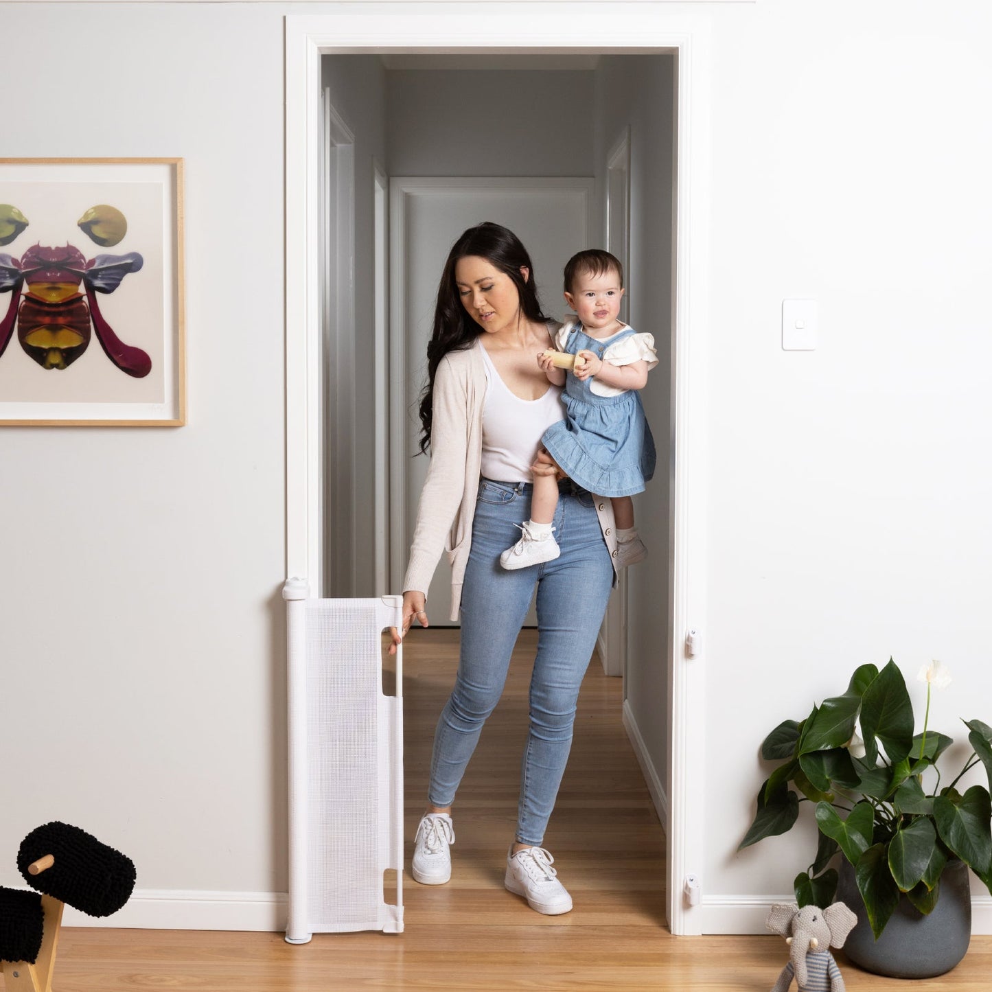 Easy Fit Retractable Baby Gate