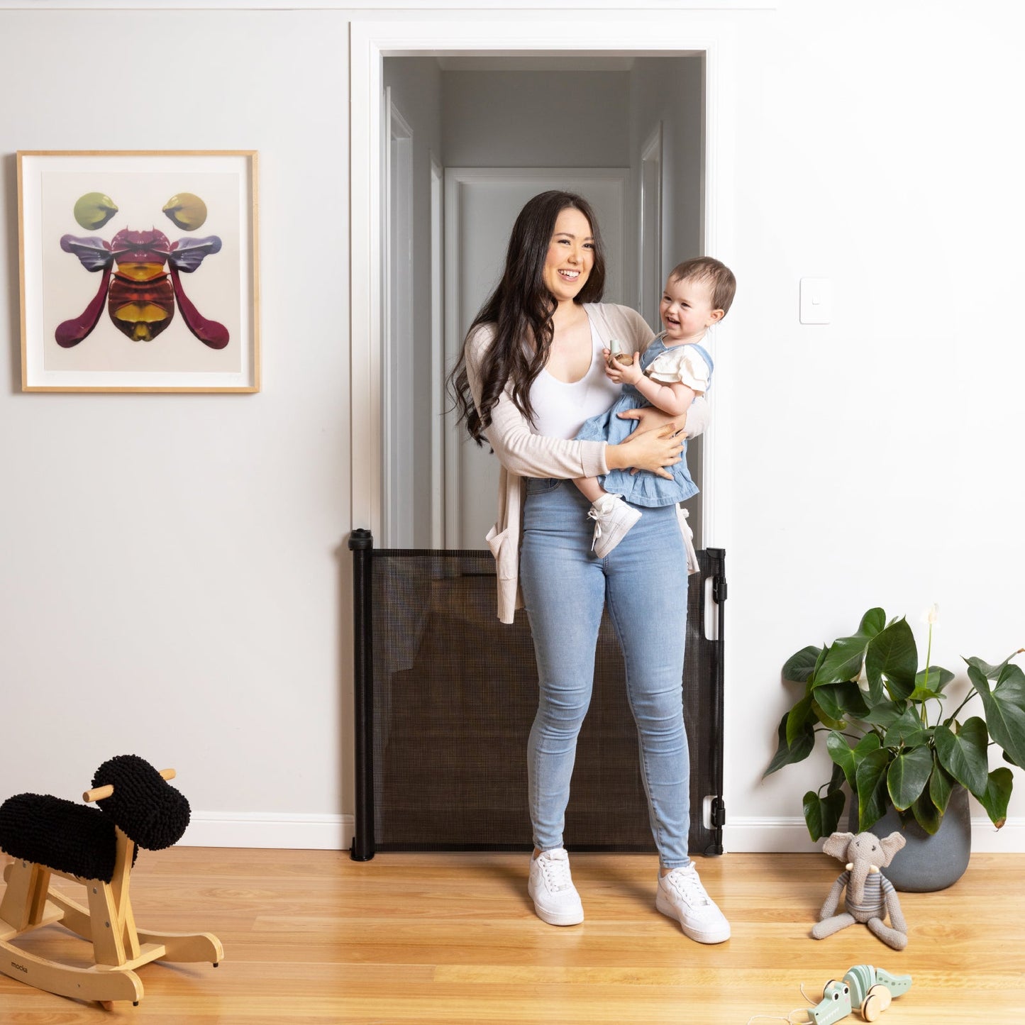 Easy Fit Retractable Baby Gate